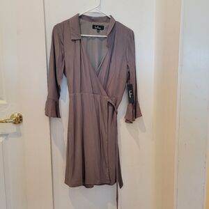 NWT Lulus Cardwell Flounce Sleeve 3/4 Sleeve Wrap Dress Grey Medium